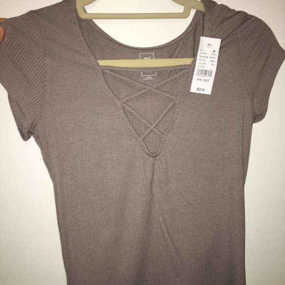 Me to We Tops - Me to we pacsun lace up shirt